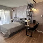 Modern Studio In The Hearth Of Cannes Just A Few Steps From The Croisette Beach Front And Shops - 2242