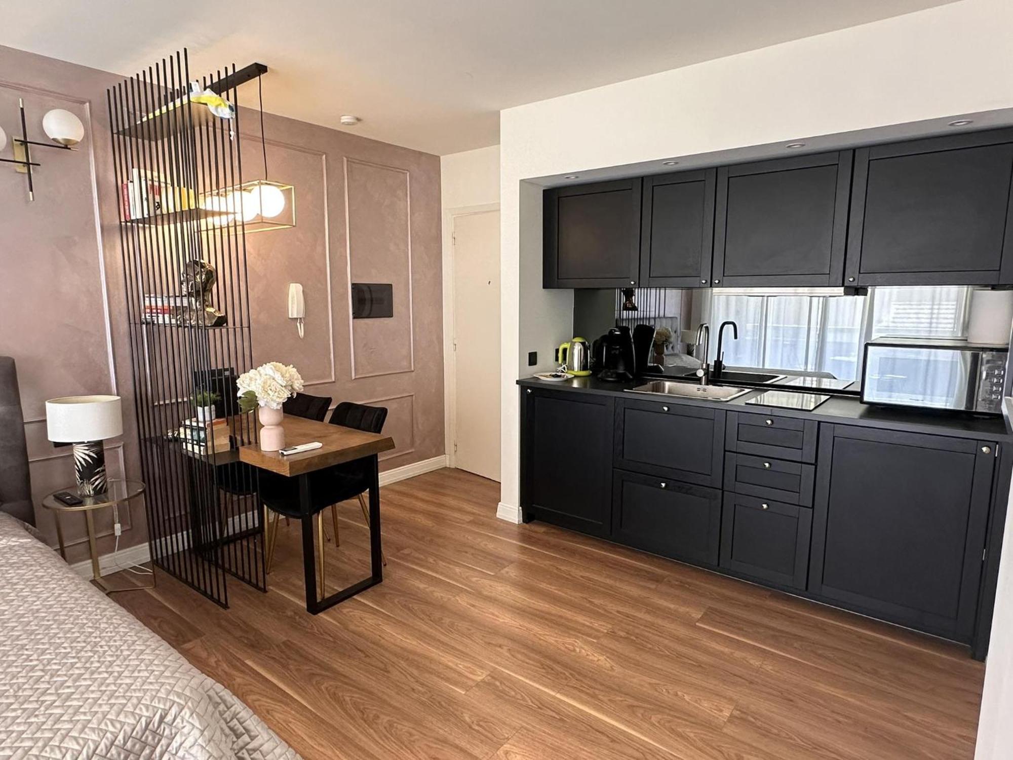 Appartement Modern In The Hearth Of Just A Few Steps From The Croisette Front And Shops - 2242 *
